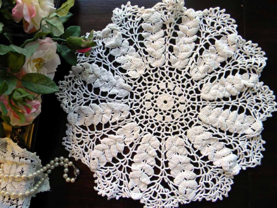 Vintage Crochet Wheat Pattern Large Doily in White 4958