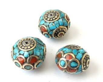 Nepalese oval shaped focal brass beads - 2 beads - BD078