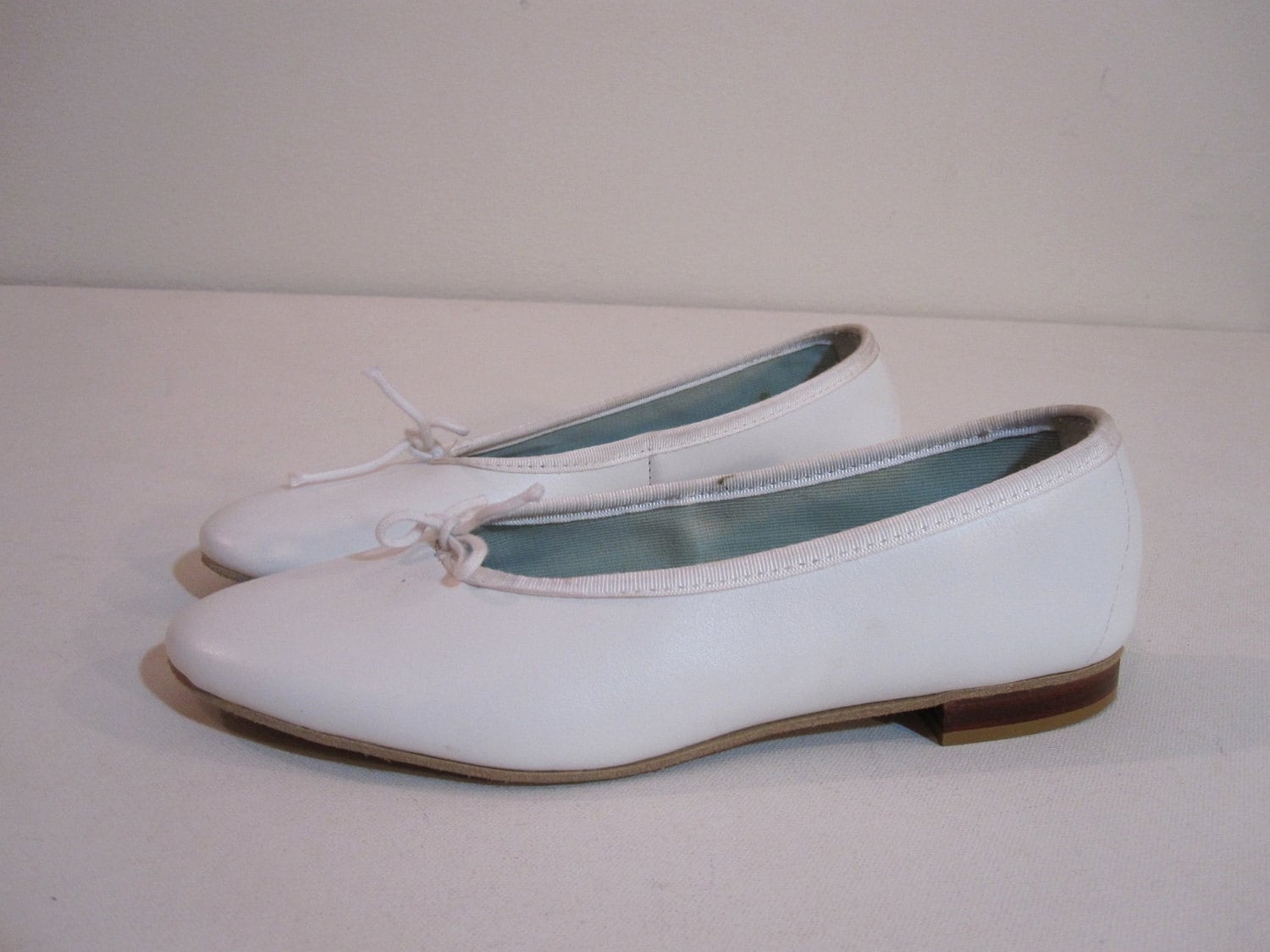 80s Dance Shoes Size 6 Capezio White Leather Ballet Flats 80s Dance Shoes Size 6 Capezio White Leather Ballet Flats