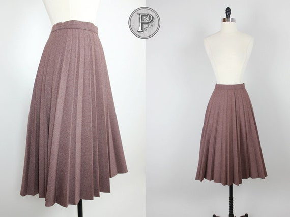 last day of SALE 25 off // 70s skirt small / 1970s by TheParaders