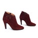 MOVING SALE////Vintage 1970s burgandy suede ankle boots, sz. 6