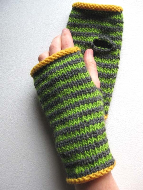 Crocodile Stripe Wrist Warmers by extase on Etsy