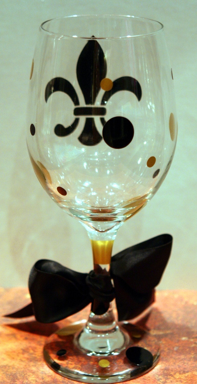 New Orleans Saints Wine Glass 20 oz Glass or Plastic