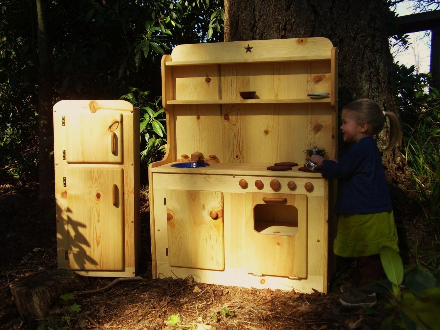 play kitchen with light up burners and sound