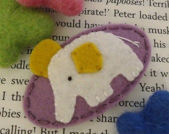 Felt hair clip -No slip -Wool felt -Ecru elephant -lilac