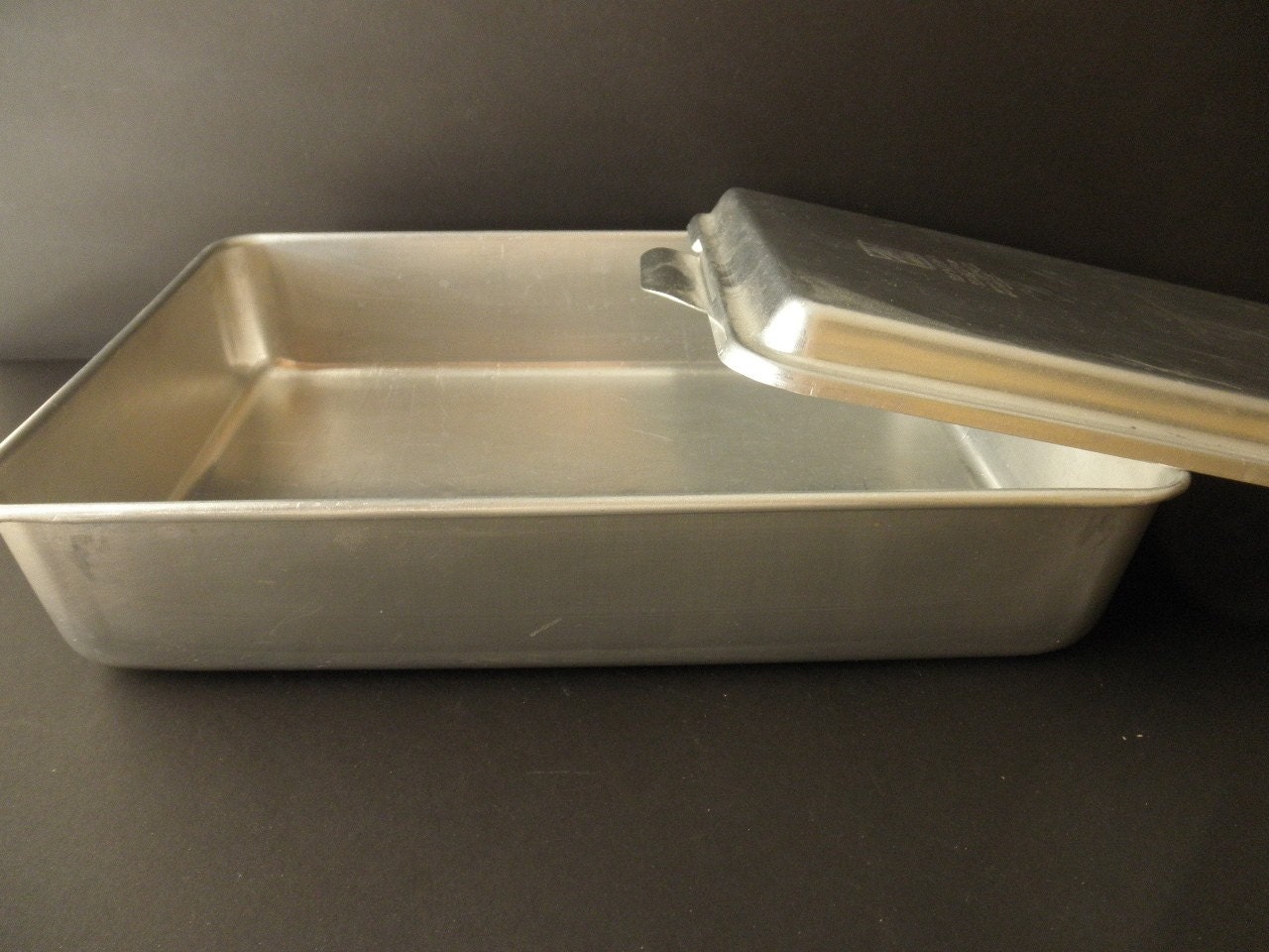 Vintage Mirro Aluminum Cake Pan With Lid 1960s