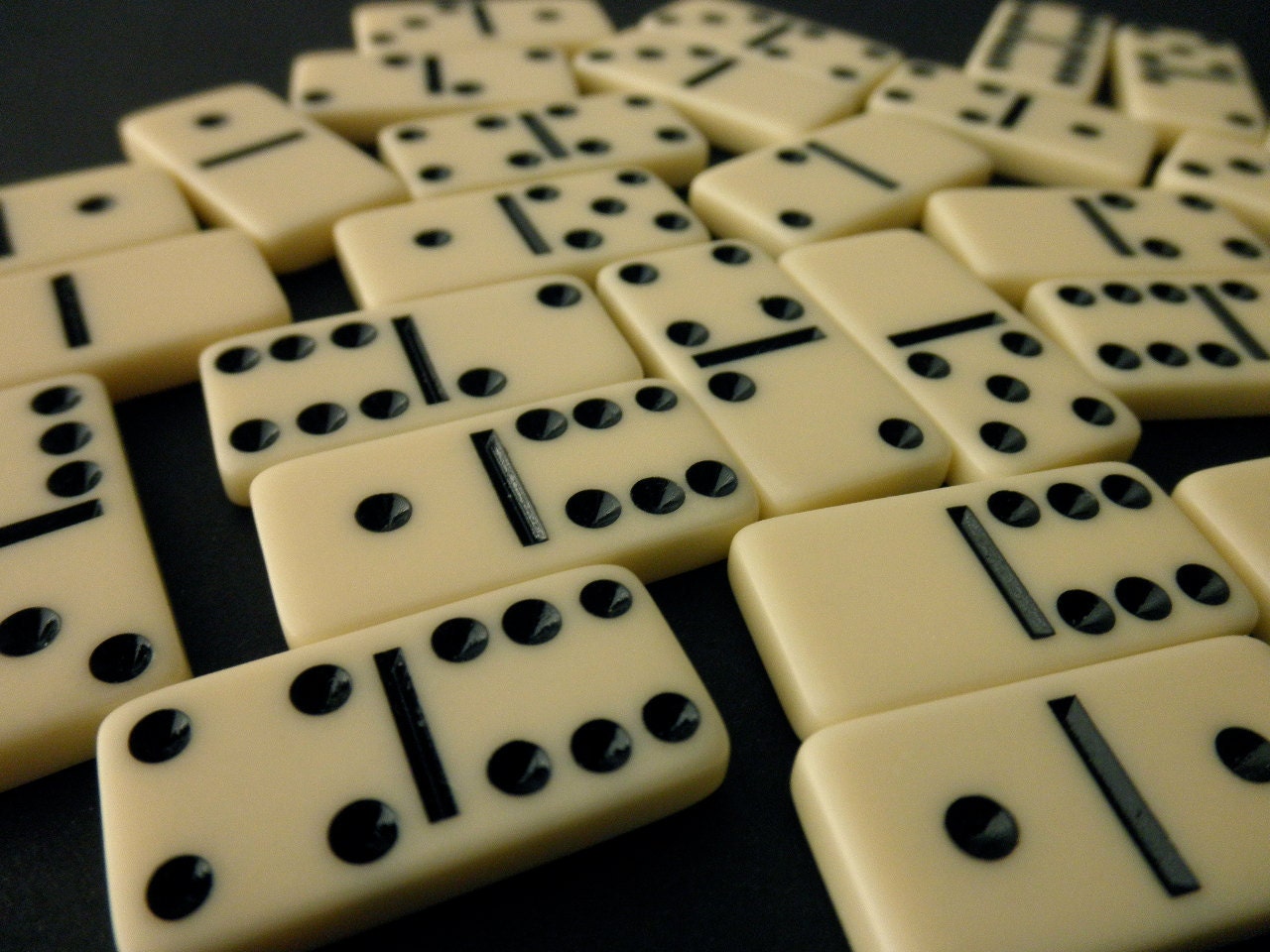 game dominoes