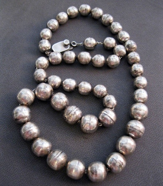 vintage Mexico Sterling 925 graduated bead necklace 46 beads