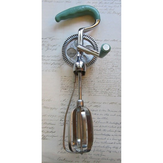 vintage RIVAL hand mixer egg beater works like a DREAM