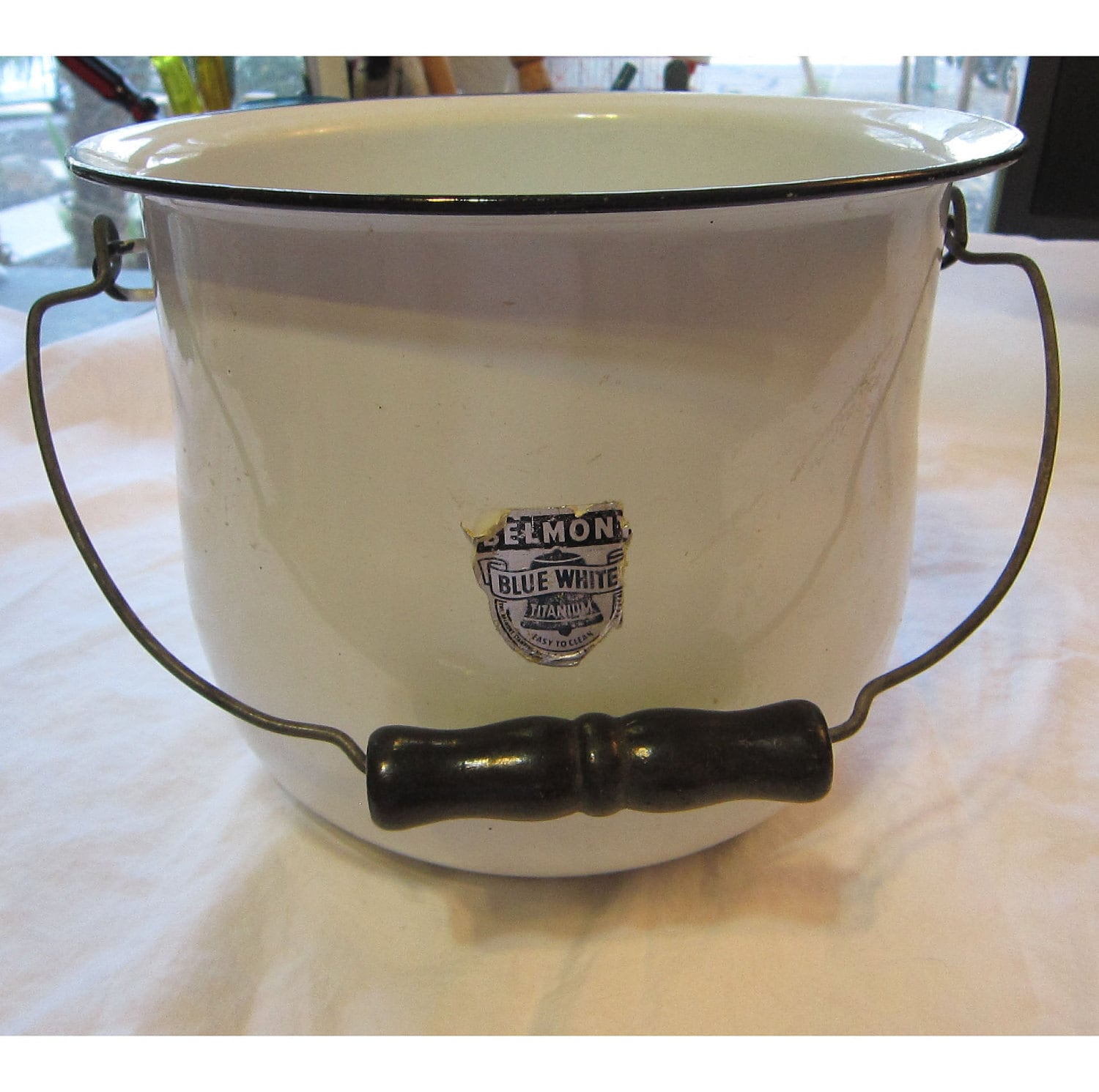 vintage enamel bucket white with black rim and handle