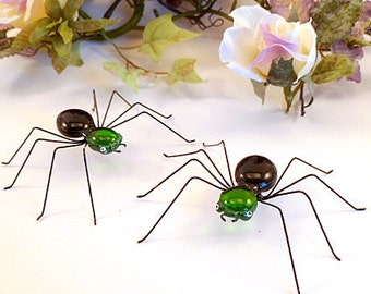 Green and Black Spiders Two Copper Wire Spiders Home Decor Ornaments Gifts for Teenagers Nature Lovers Gardeners Arachnids for Him Her