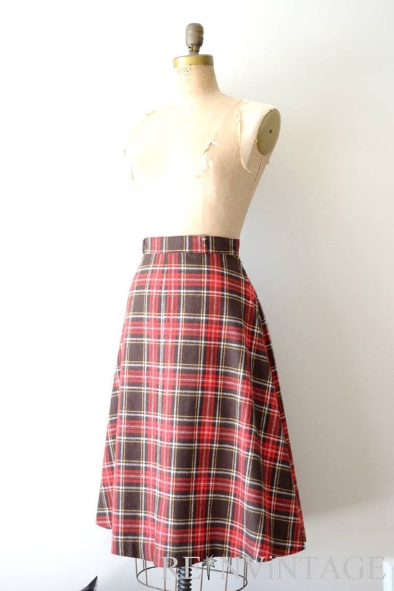 vintage plaid skirt : 1970s chocolate cherry tartan plaid wool