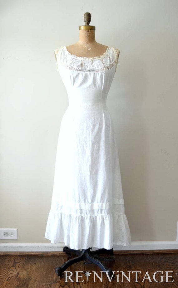 vintage edwardian slip : 1900s white cotton nightgown / lace