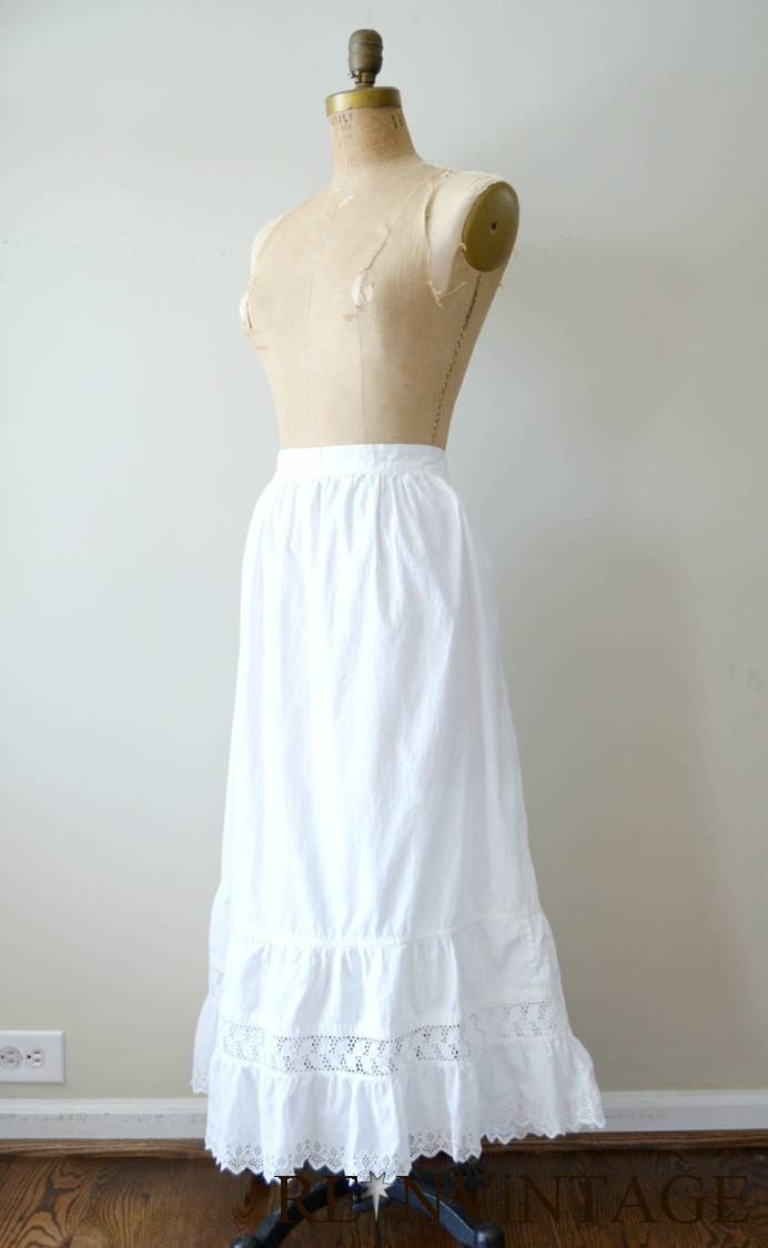 vintage cotton slip : 1900s EYELET skirt / ivory cotton lace