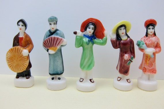 miniature chinese figures