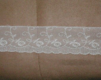 Vintage Schifflie Embroidery Lace Trim ivory