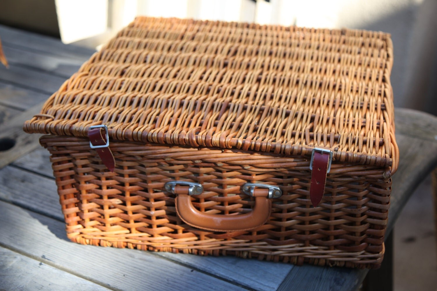 Beautifu 50's Vintage Optima English Wicker Picnic Basket