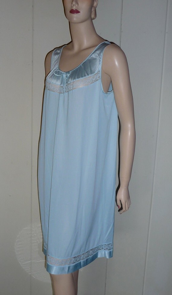 Vintage Baby Blue Nylon short Nightie Chantilly Illusion Lace