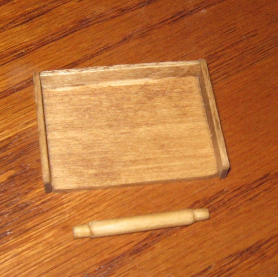 Bread/Kneading Board Golden Oak with Rolling Pin