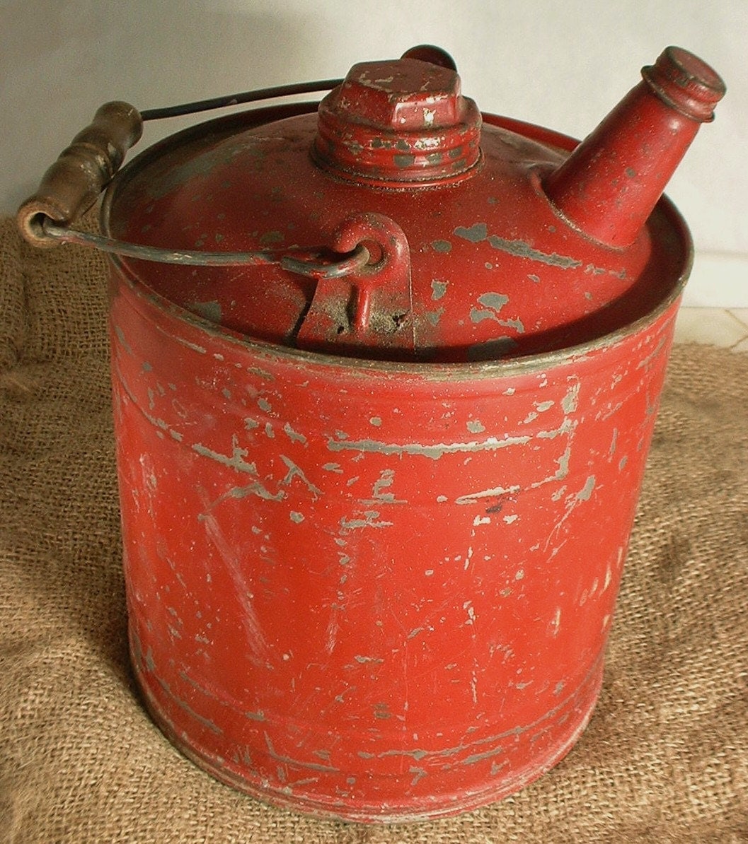 Antique Petite Red Kerosene Tractor Gas Can 1 Gallon Wood