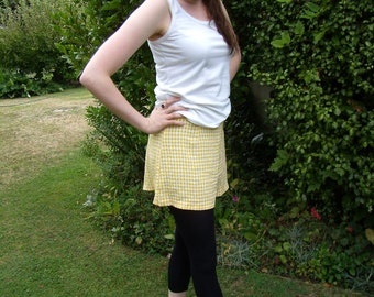 1960s Vintage Yellow and White Checked Picnic Tap Shorts