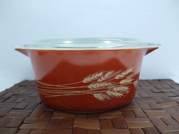 Vintage Pyrex Wheat Pattern Casserole With Lid