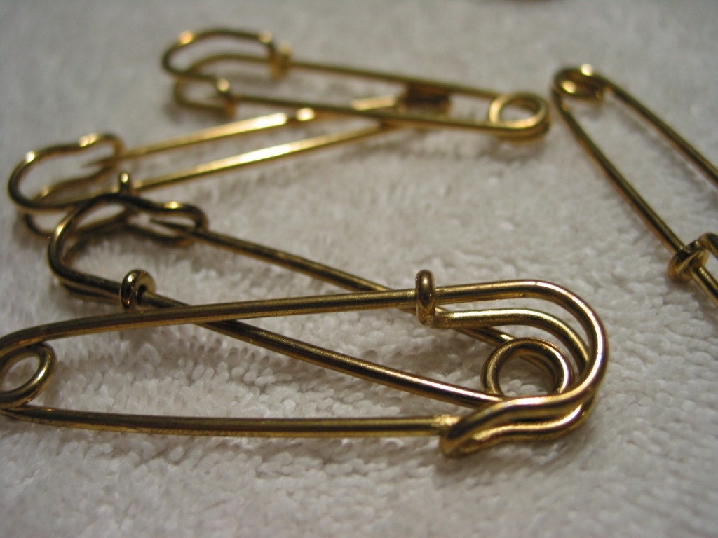 Gold Kilt Safety pins 10 pcs by myleesewingandfabric on Etsy