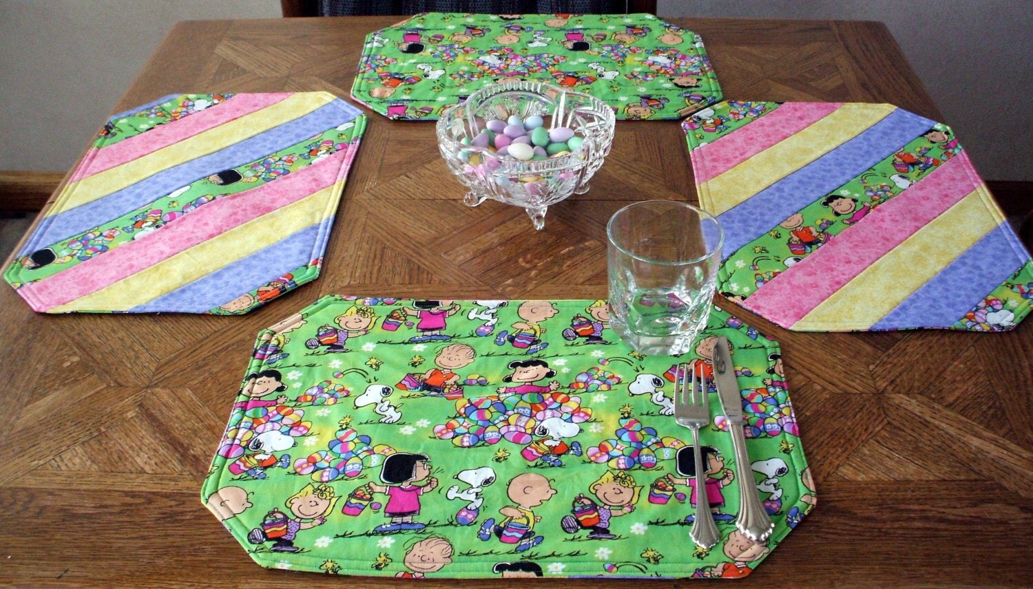 Snoopy Easter Print Placemats Set of 4 Reversible