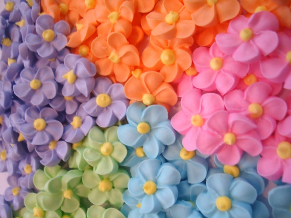 LOT of 100 royal icing flowers for Cake Decorating great for Easter Il_570xn