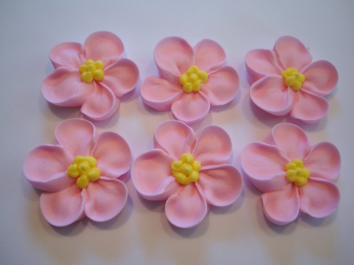LOT of 100 Royal Icing Flowers for Cake Decorating
