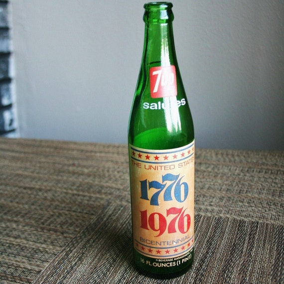 Vintage 1976 Bicentennial 7 UP Bottle Featuring by sariloaf