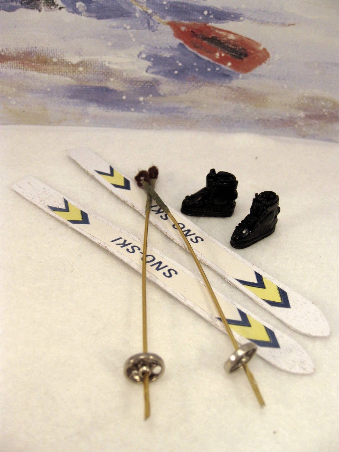 miniature ski figures