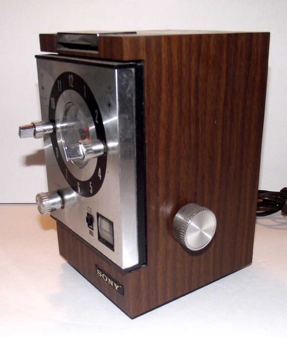 Sony Cube Clock Radio Retro Vintage