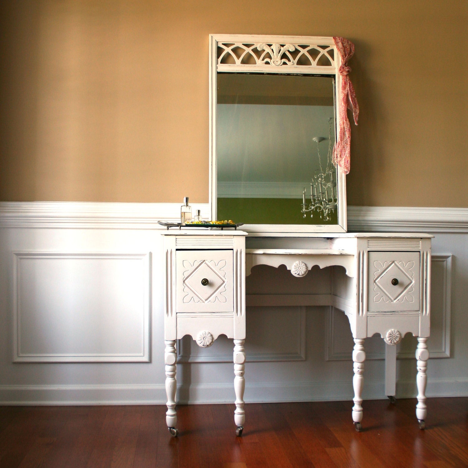 1930s Vanity Desk and Mirror. Antique White. Cream. Bohemian