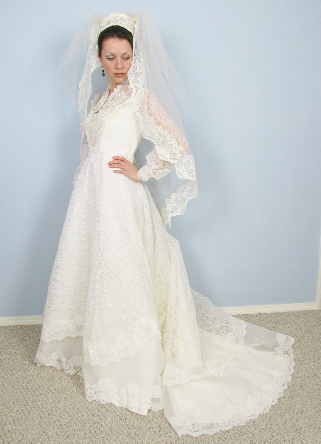 Vintage 1970's Wedding Dress // White Satin & Lace