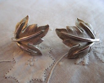 Vintage Silver Tone Trifari Leaf Clip On Earrings