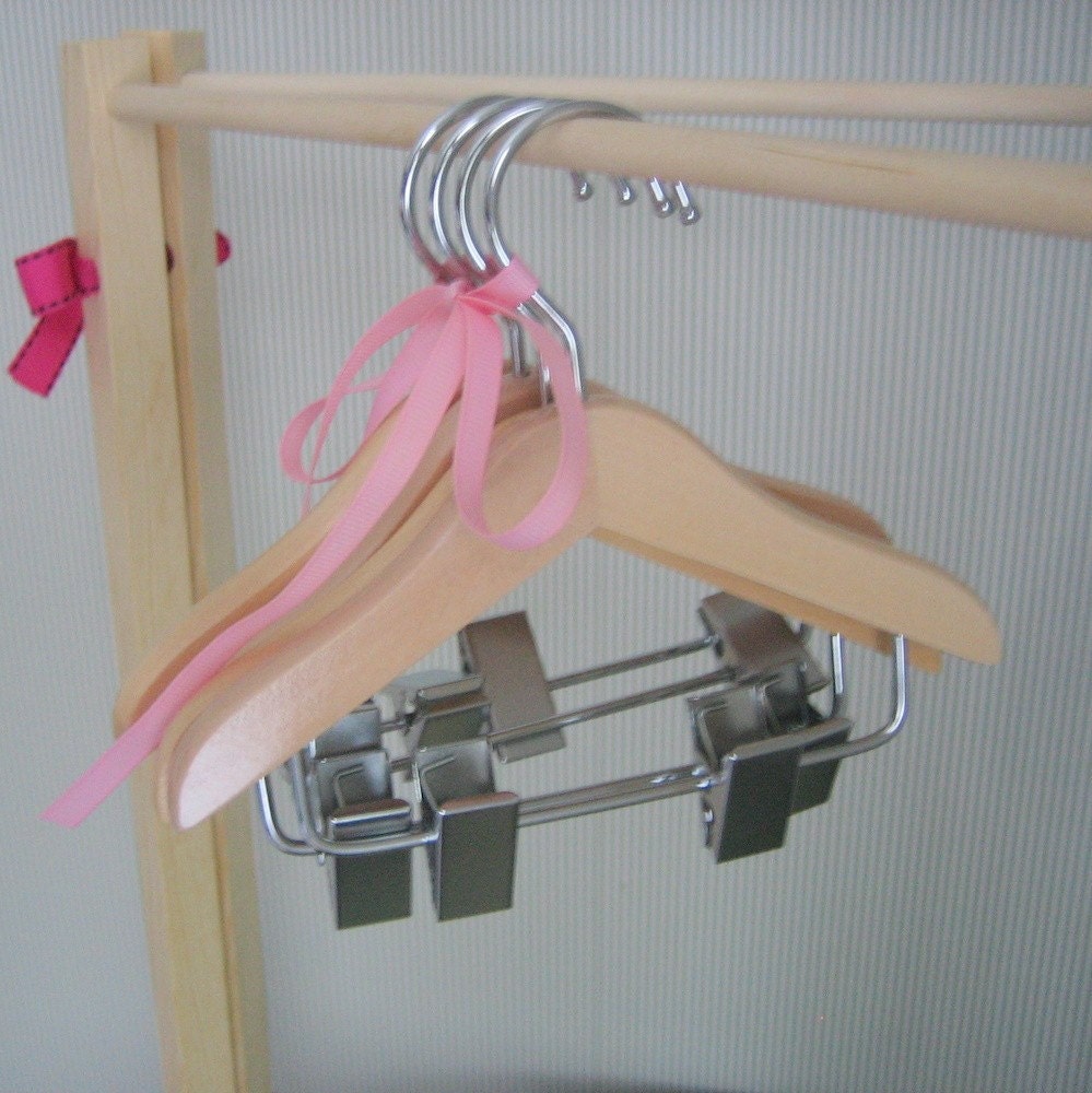 18 inch doll hangers