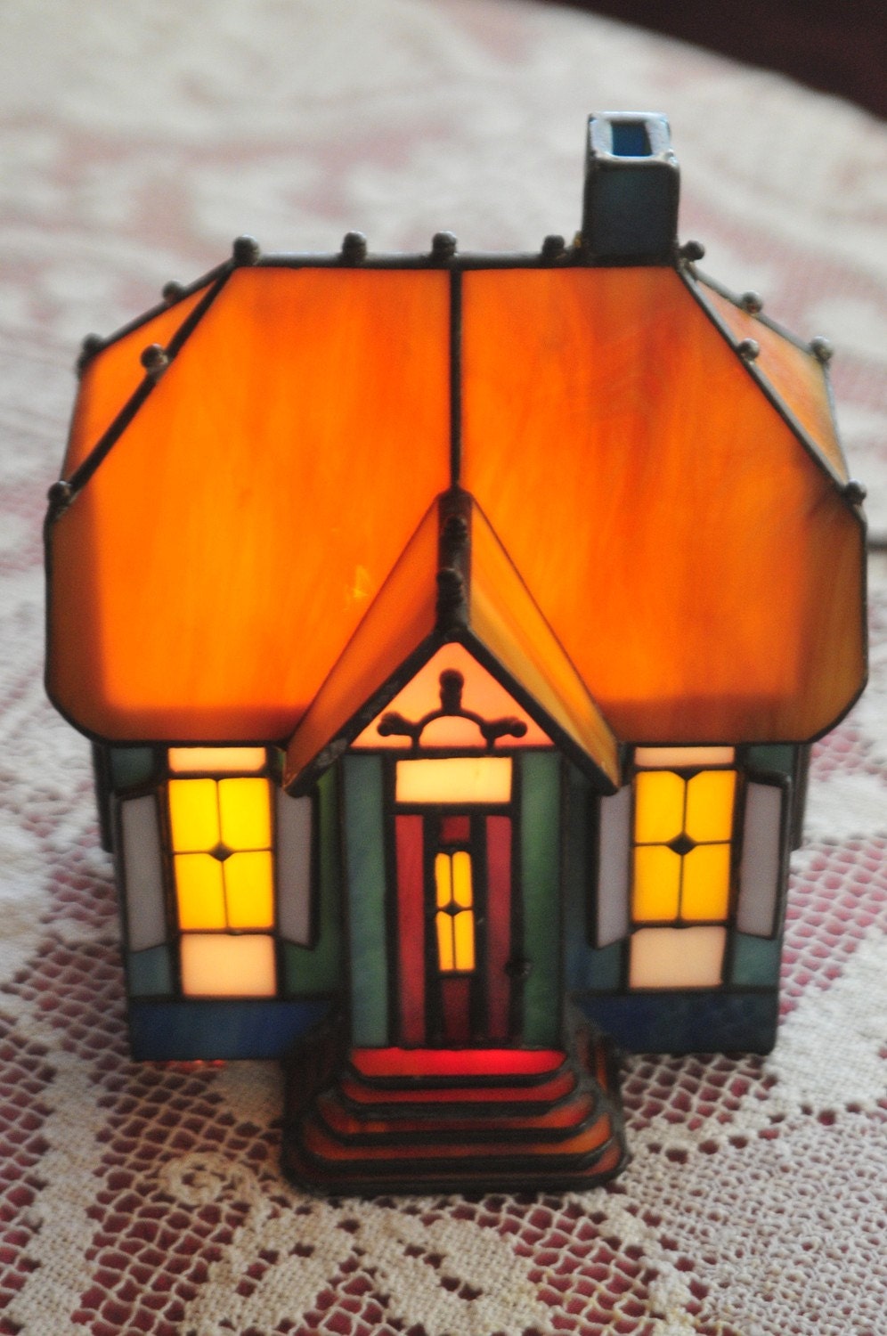 STAINED GLASS HOUSE LIGHT