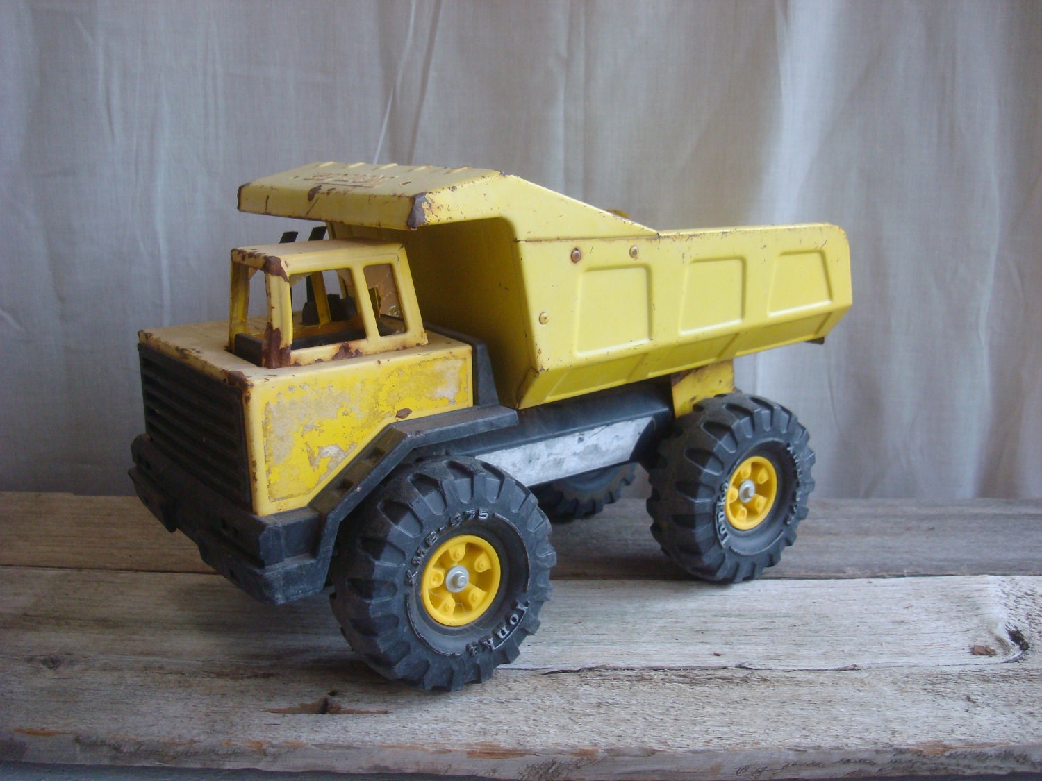 Vintage Metal Tonka Truck