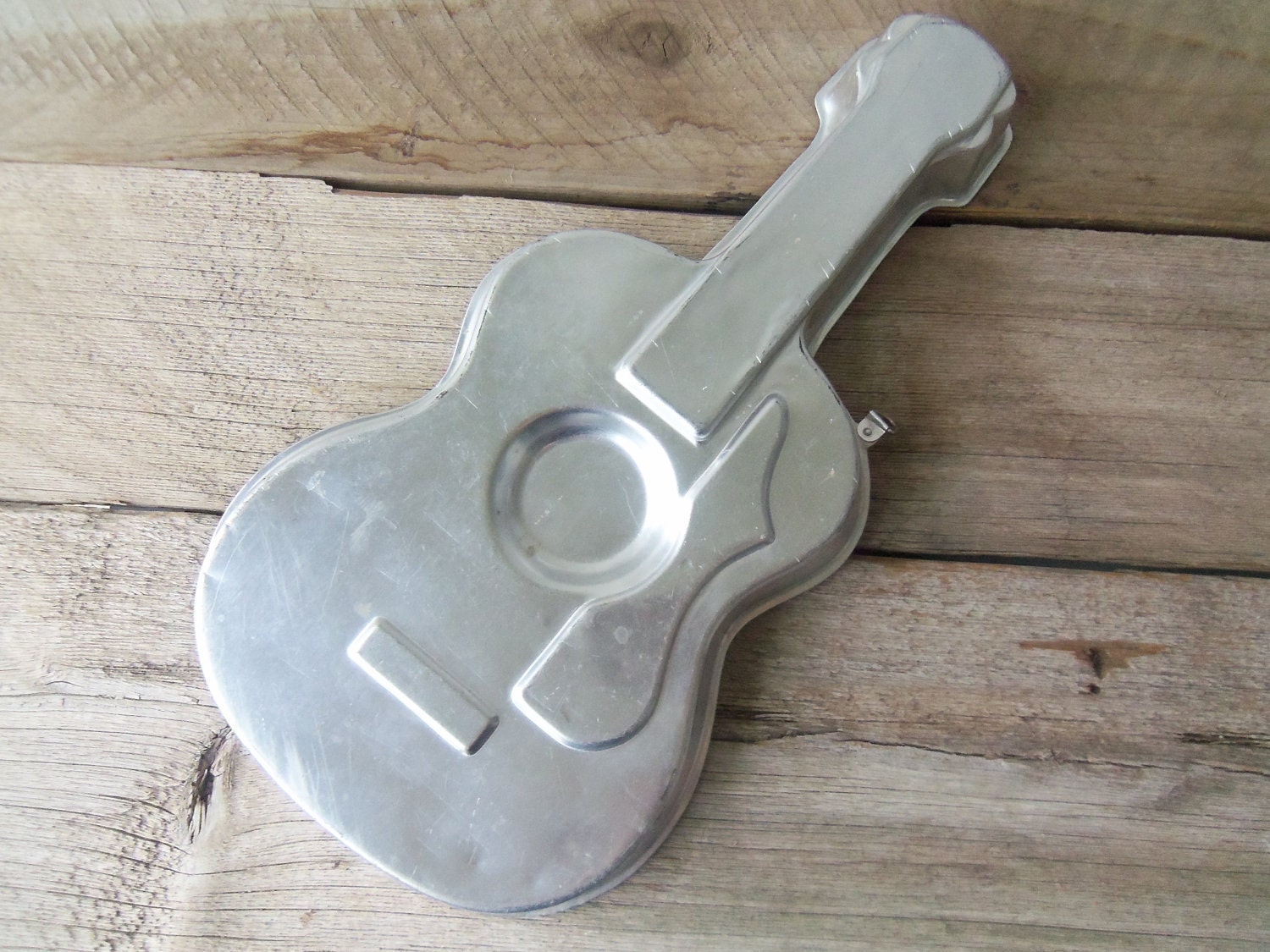 Vintage Wilton Guitar Cake Pan