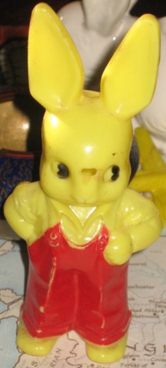 Vintage KNICKERBOCKER Plastic Toy Rabbit