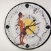 Fiddler Wall Clock - Nude olyteam
