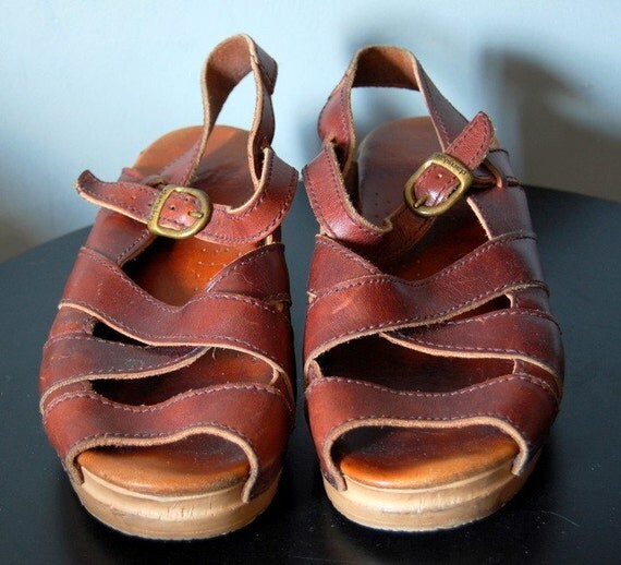 dansko sanita clogs