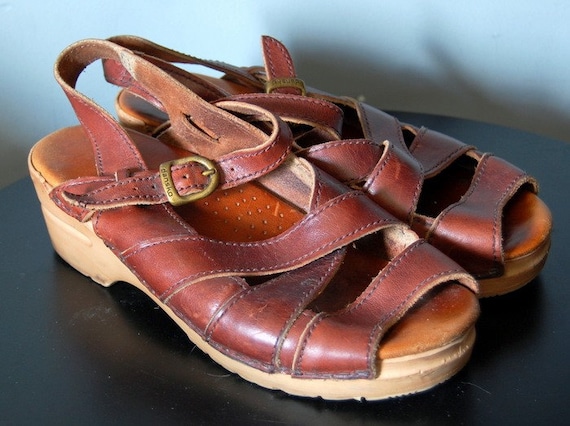 dansko sanita clogs