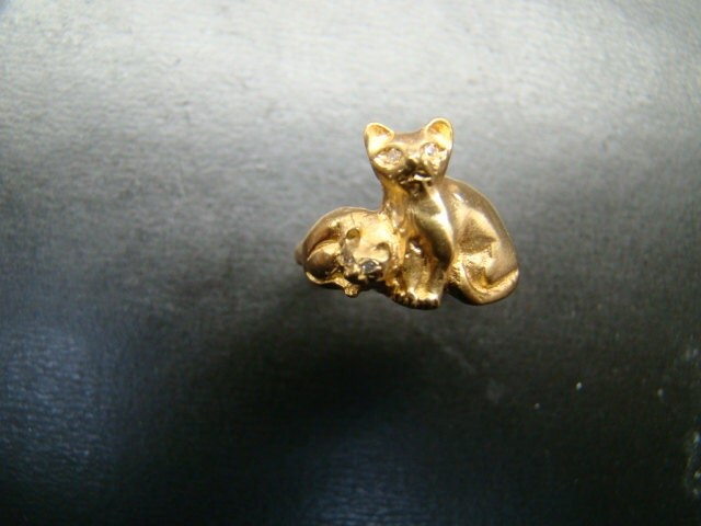 14k gold Cat and Kitten ring with diamond eyes