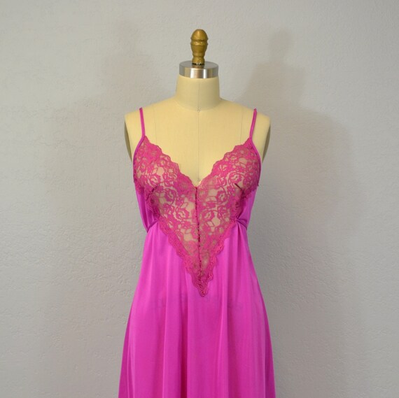 Vintage Lingerie Nightgown / Fuscia / 1970s / by IngridIceland