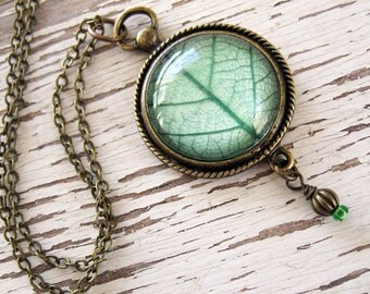 Green Leaf Vintage Inspired Necklace