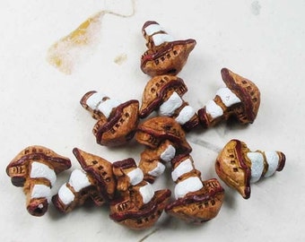 20 Tiny Ship Beads - CB773