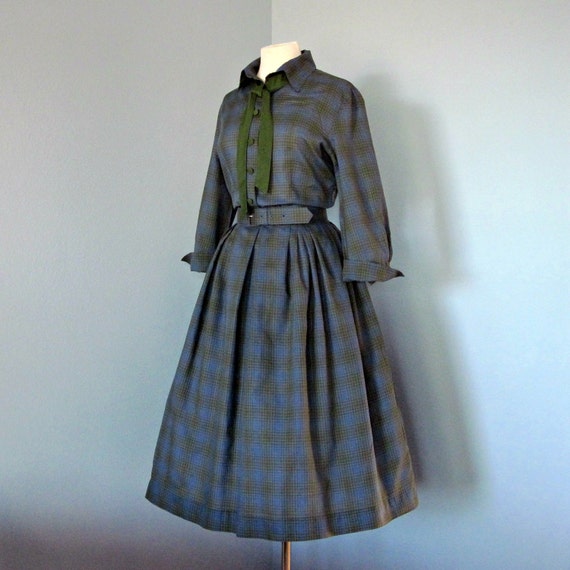 RESERVED FOR VIVIGIRL Vintage Shirtwaist Dress...Darling 1950s