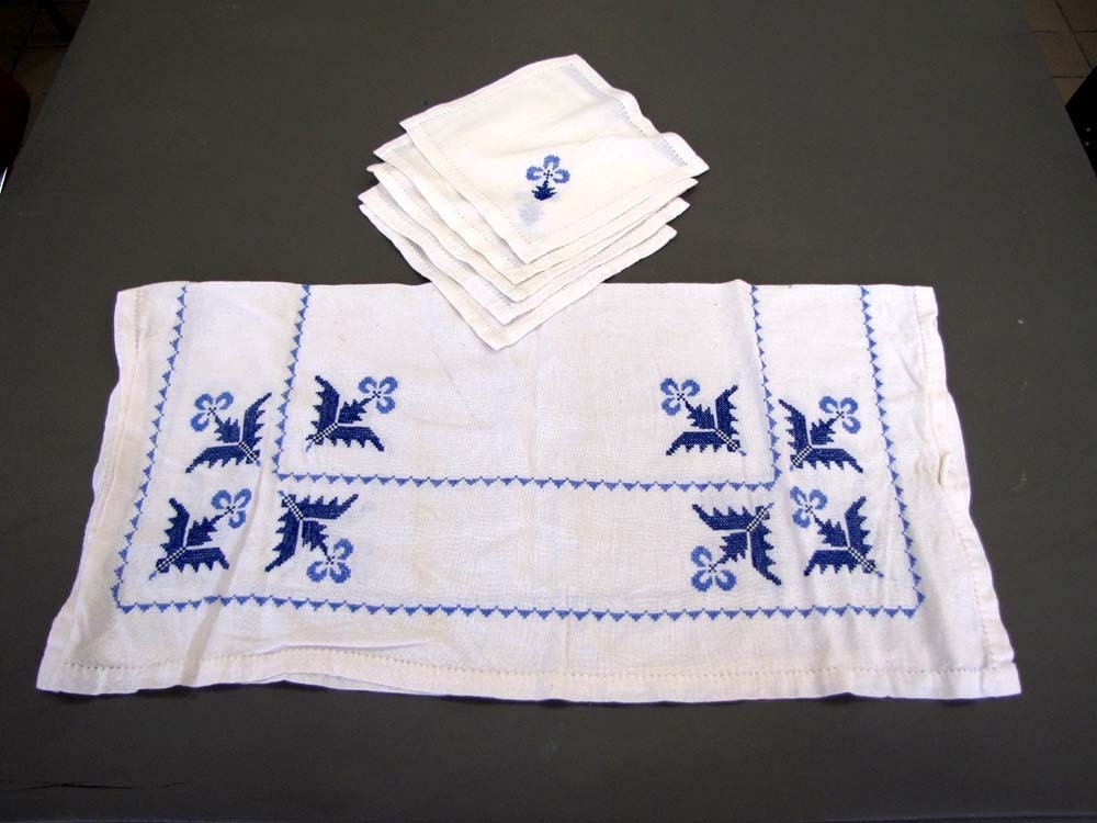 Special Greek tablecloth and napkins
